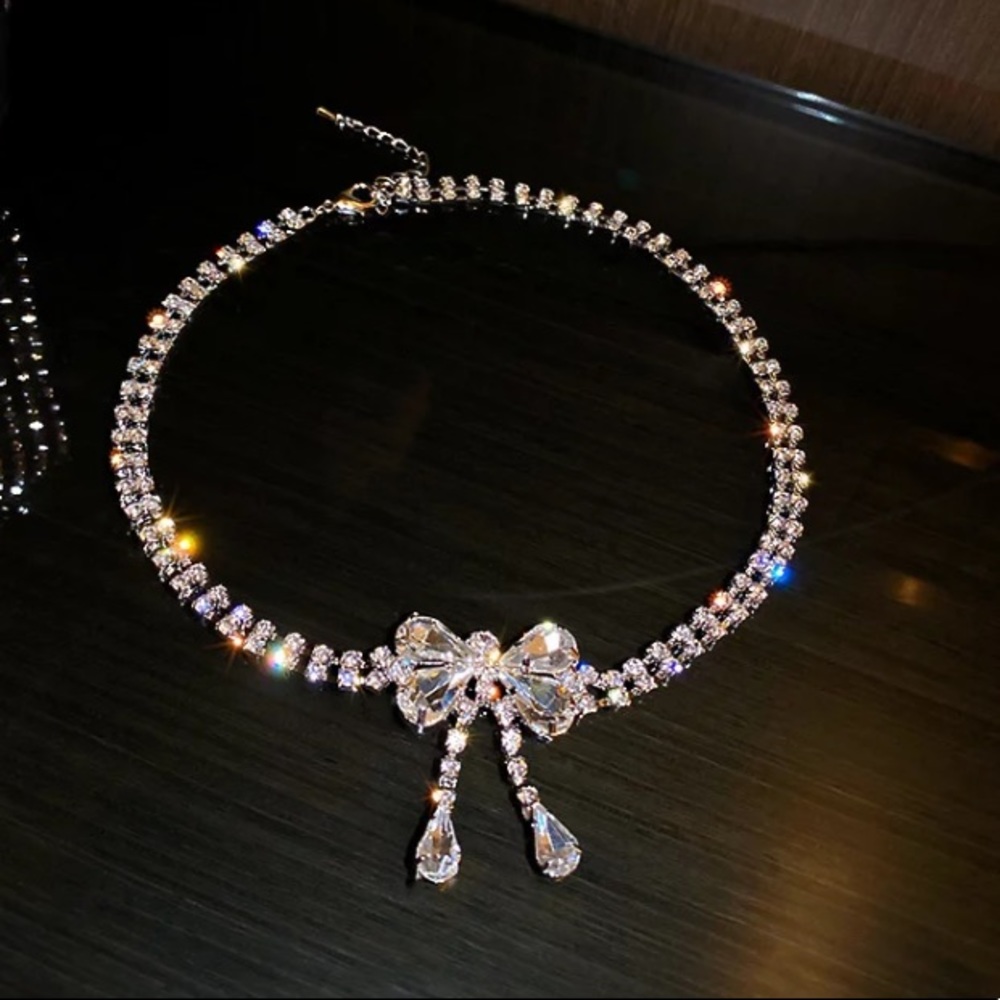 🌟 Luxury Bow Crystals Necklace
